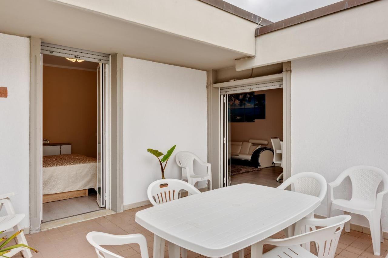 Luni Mare Bright Terrace Flat With Parking Appartement Marinella di Sarzana Buitenkant foto