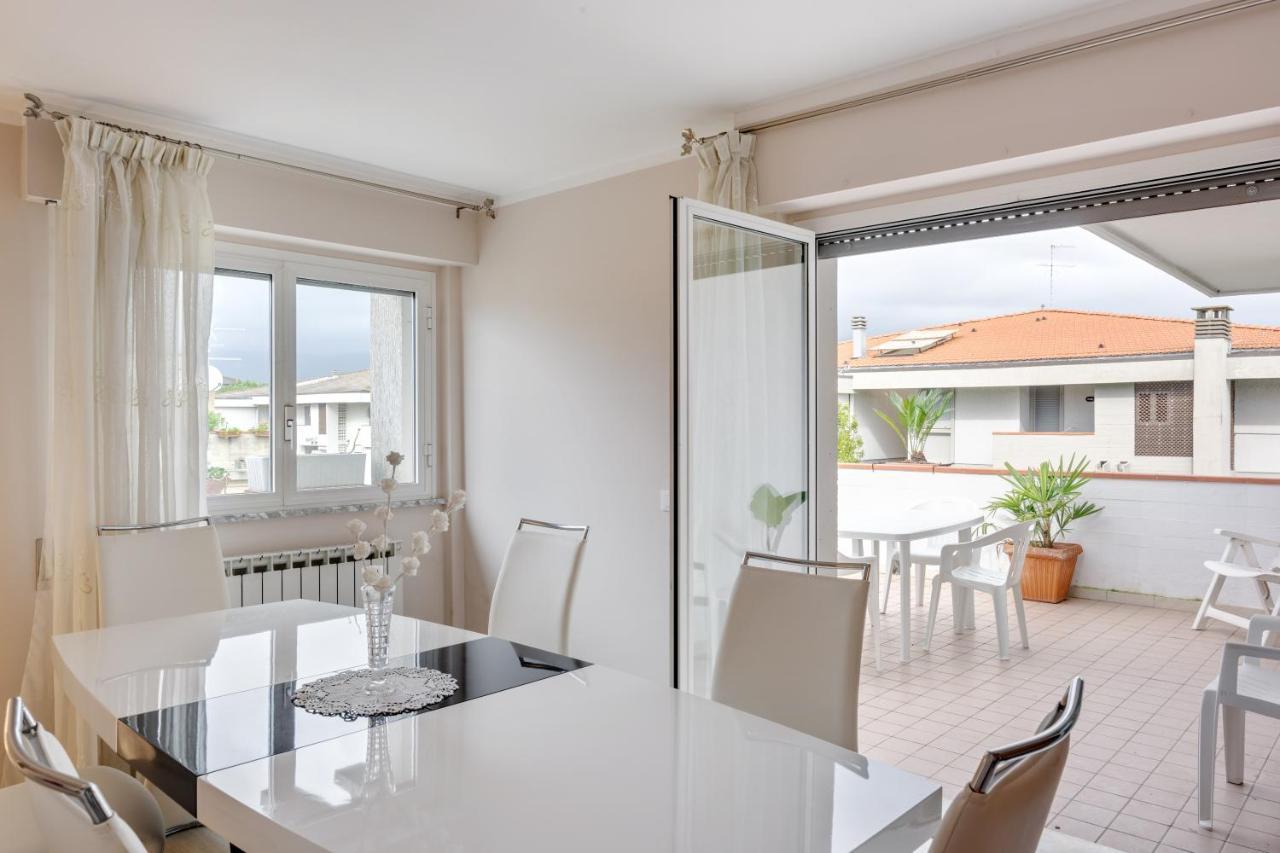 Luni Mare Bright Terrace Flat With Parking Appartement Marinella di Sarzana Buitenkant foto